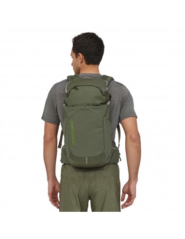 Patagonia Nine Trails Pack 20L Industrial Green Onbody 1