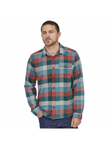 Patagonia Mens Long-Sleeved Lightweight Fjord Flannel Shirt Unbroken Piki Green Onbody Front