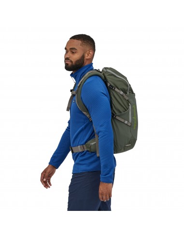 Patagonia Nine Trails Pack 28L Industrial Green Onbody 1