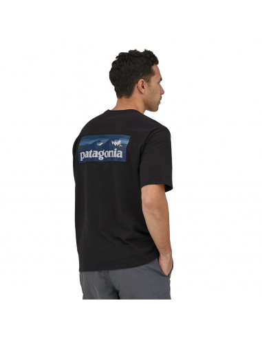 Patagonia Pánské Tričko S Kapsou Boardshort Logo Responsibili-Tee Inkoustová Černá Onbody Zezadu