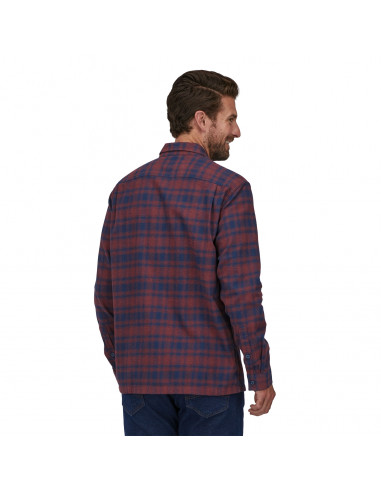 Patagonia Mens Long-Sleeved Organic Cotton Midweight Fjord Flannel Shirt Connected Lines: Sequoia Red Onbody Back
