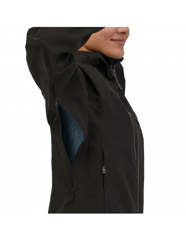 Patagonia Womens Triolet Jacket Black Onbody Detail Vent