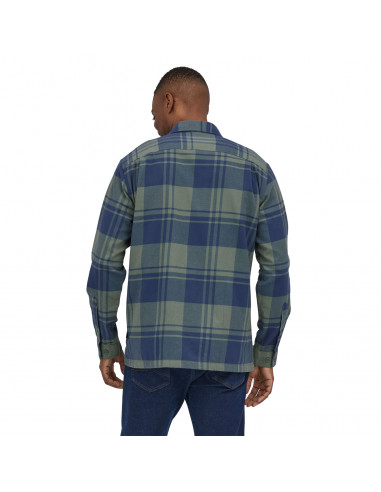 Patagonia Mens Long-Sleeved Organic Cotton Midweight Fjord Flannel Shirt Live Oak: Hemlock Green Onbody Back