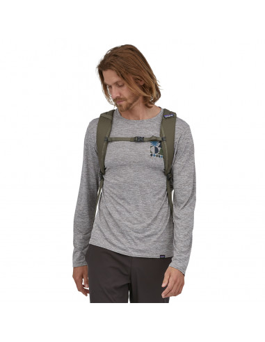 Patagonia Black Hole Pack 25L Lichen: Basin Green Onbody 2